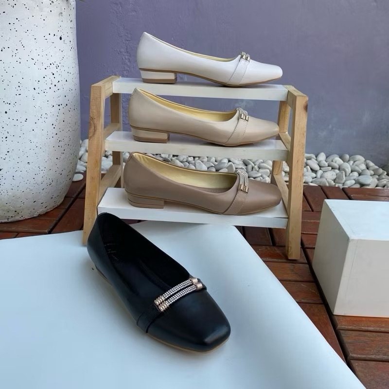 Adisty Flatshoes - Sepatu Wanita - Sepatu Flatshoes - Sepatu Casual - Hak 2cm