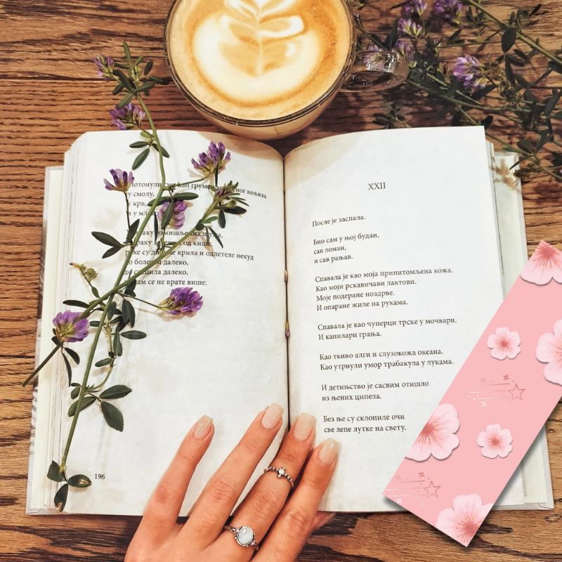 

Pembatas buku, buku bacaan, buku novel dan lainnya