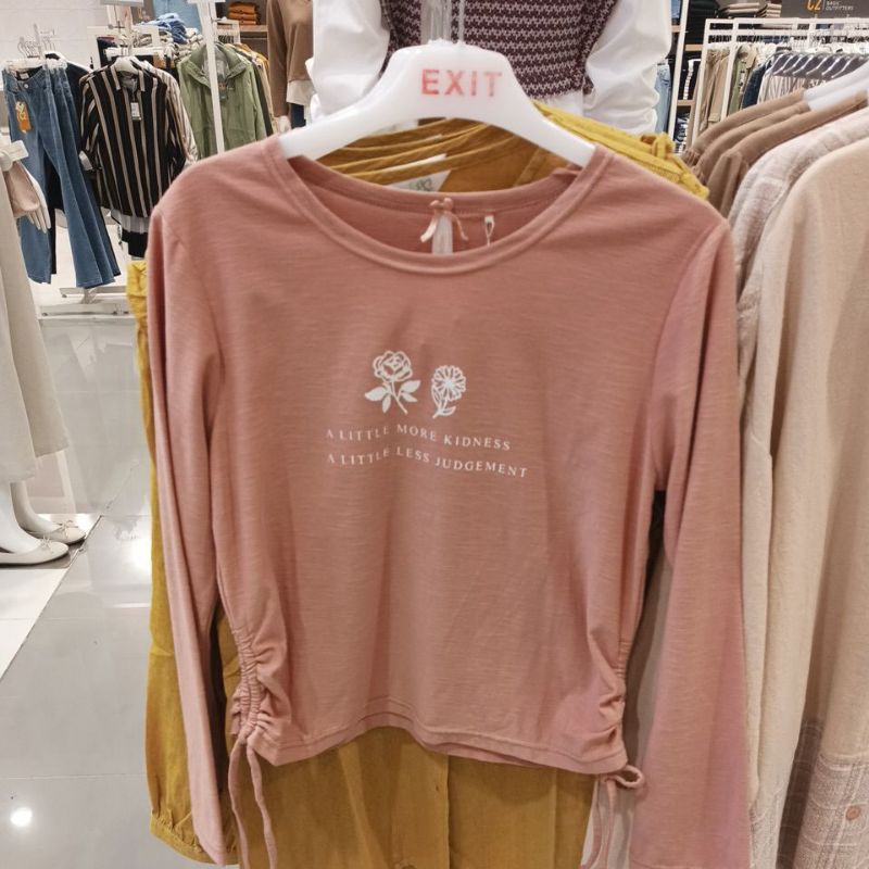 Kaos Exit/Kaos Wanita