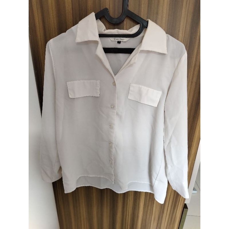 Preloved kemeja putih merk valino