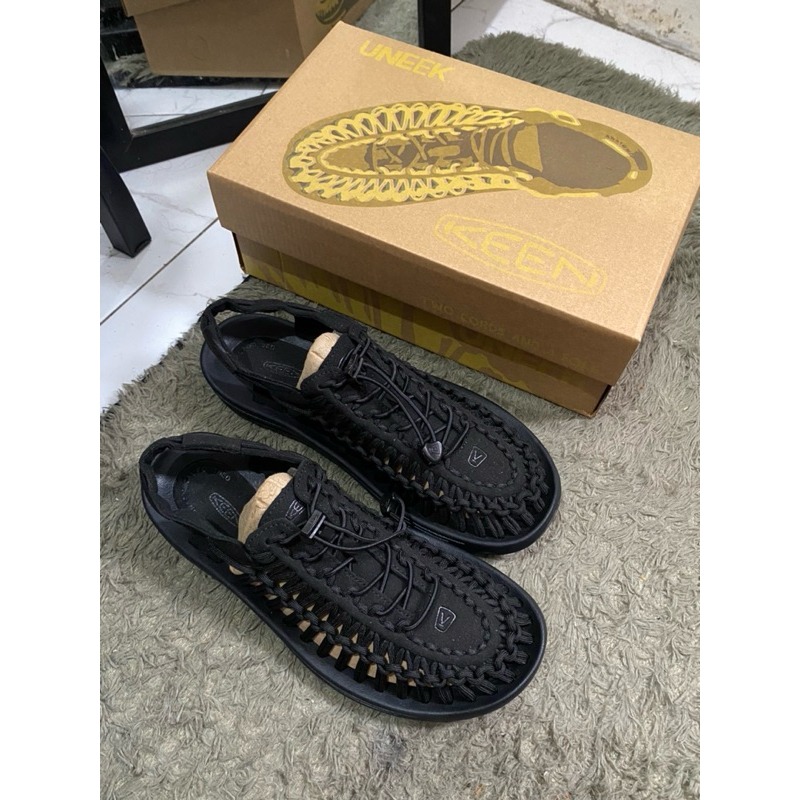 Keen uneek fullblack 42