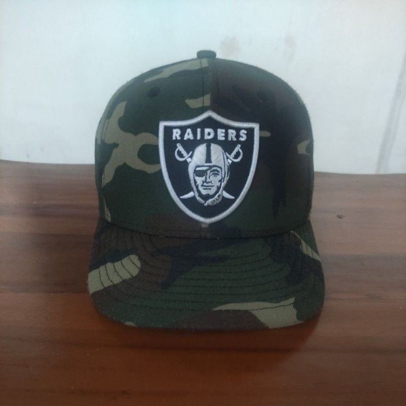 Topi Raiders New Era Camo