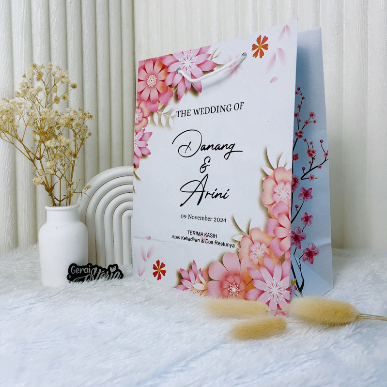 

Paperbag Sablon motif pink R7 premium / paper bag aablon / paperbag souvenir / tas hajatan