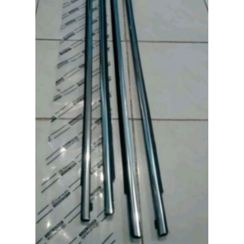 karet pelipit kaca untuk pintu mobil avanza Xenia vvti 2004 -- 2011 original chrome
