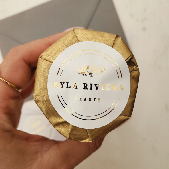 

Sticker Putih Gold Hotprint Custom | Stiker Gold Foil Custom