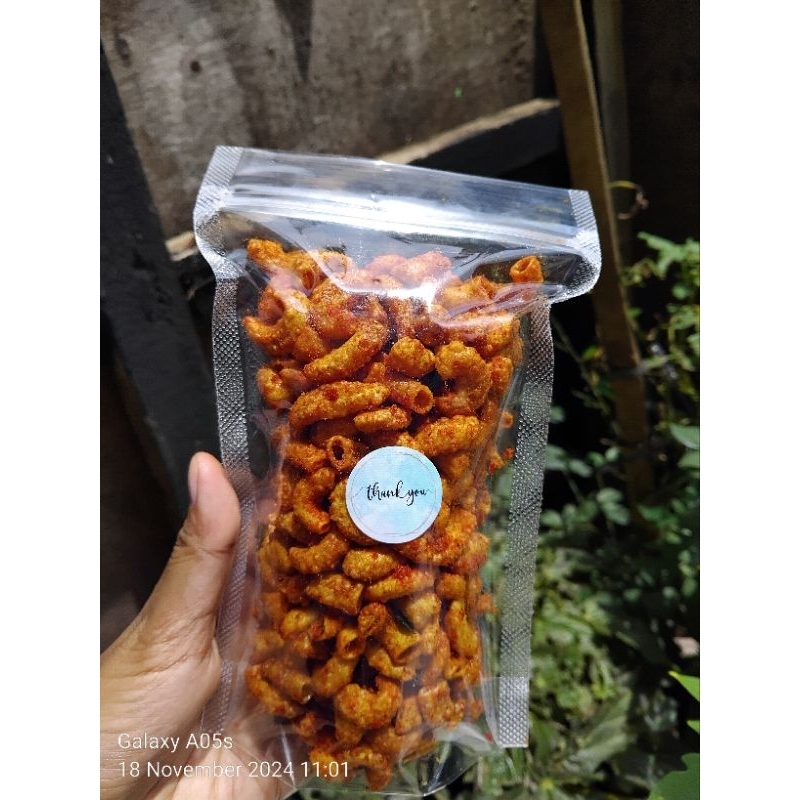 

Makaroni pedas daun jeruk bumbu kering