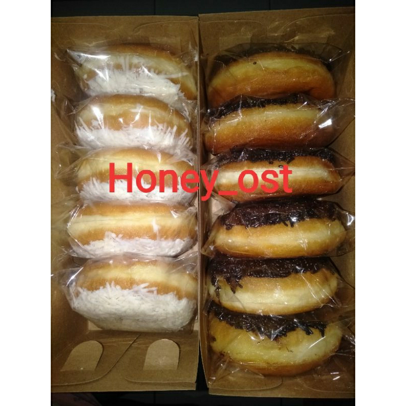 

(Order Hari ini Saya buatkan besok ya)Donat Kentang Empuk Tidak seret tidak berminyak (Harga Promo 11 pcs)