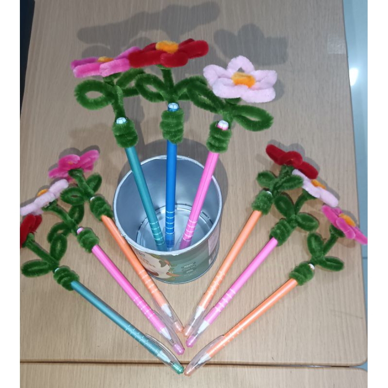 

Pulpen bunga untuk hari guru