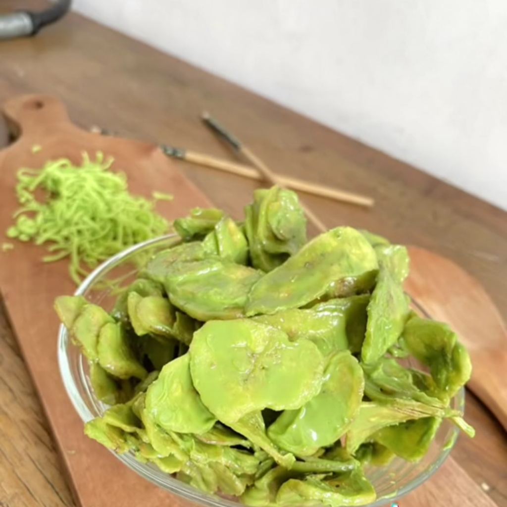 

KERIPIK PISANG100 GRAM/ KERIPIK PISANG MATCHA LUMER ENAKKKK