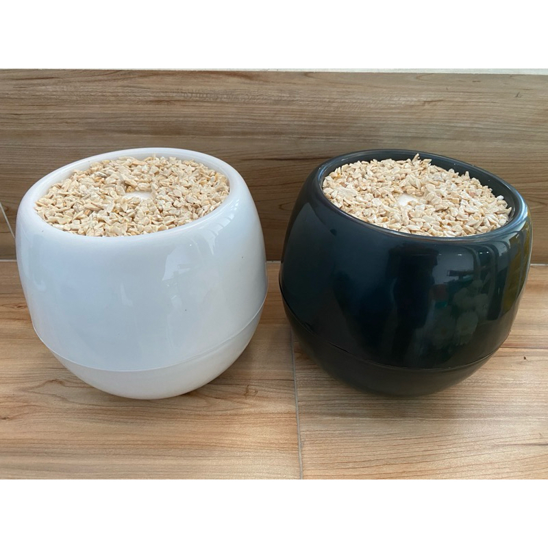 pot moci 18 cm bola batu hitam dan putih pot plastik murah