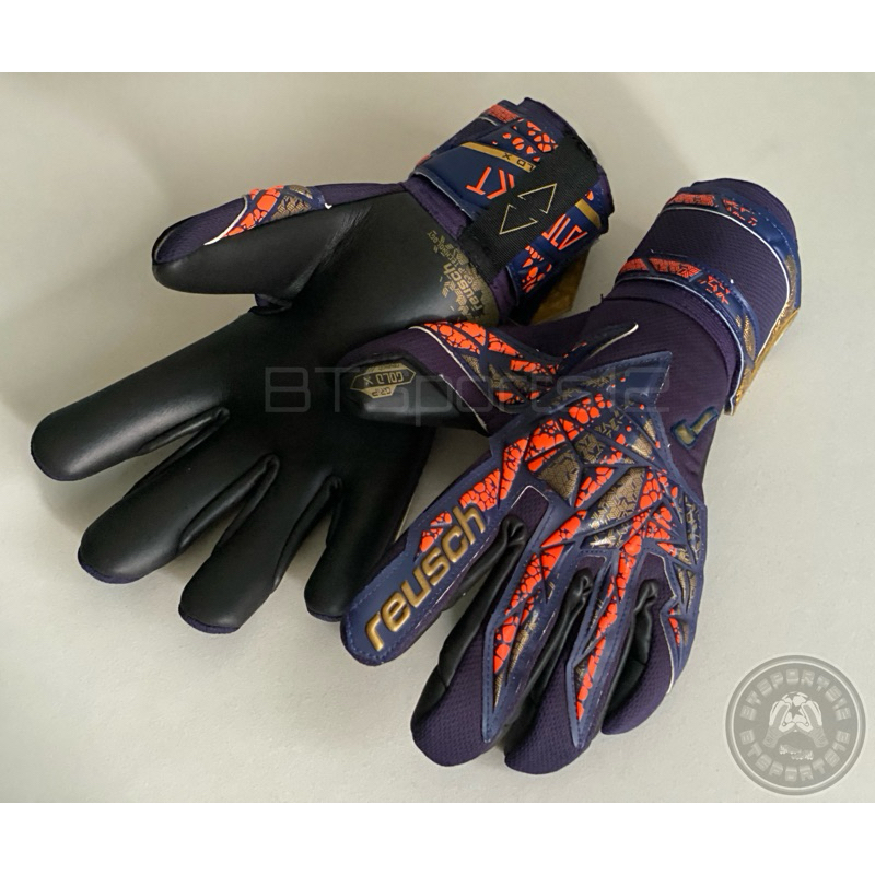 Sarung Tangan Kiper Reusch Attrakt Grip Original Gloves Goalkeeper