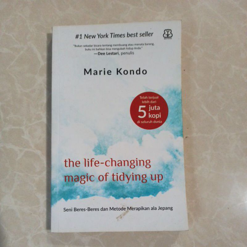 Marie Kondo The Life Changin of Tidying Up -preloved