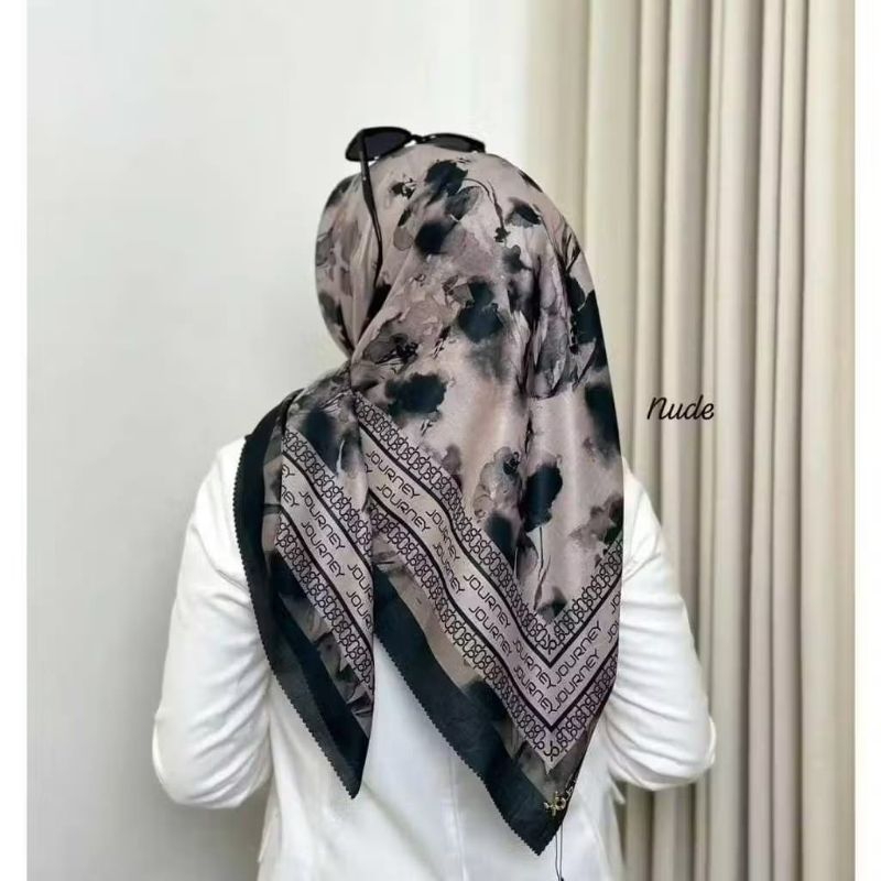 JOURNEY HIJAB SEGI EMPAT MOTIP JOURNEY PREMIUM TERLARIS