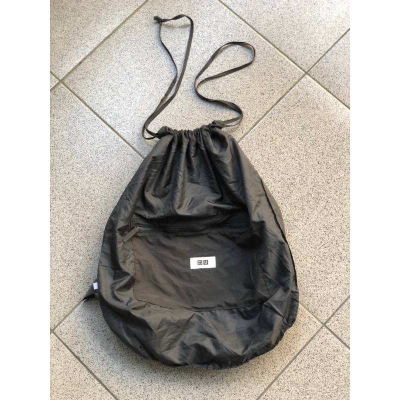 Drawstring bag uniqlo second / tas serut uniqlo