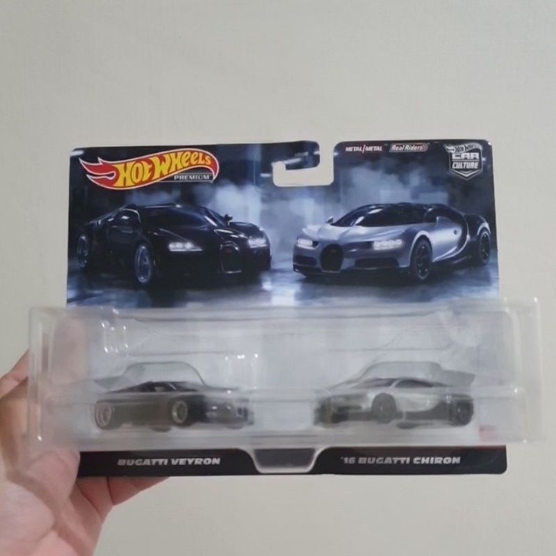 Hotwheels 2 Pack Bugatti Bugatti Veyron & 16 Bugatti Chiron