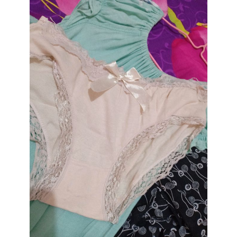 Celana Dalam Aroma Khas Wanita