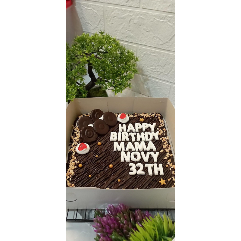 

BROWNIES COKLAT BISA CUSTOM UCAPAN UK20cm
