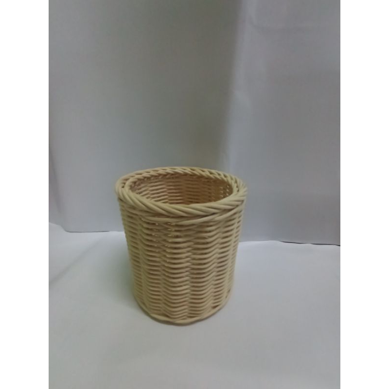 

TEMPAT PENSIL UNIK ROTAN