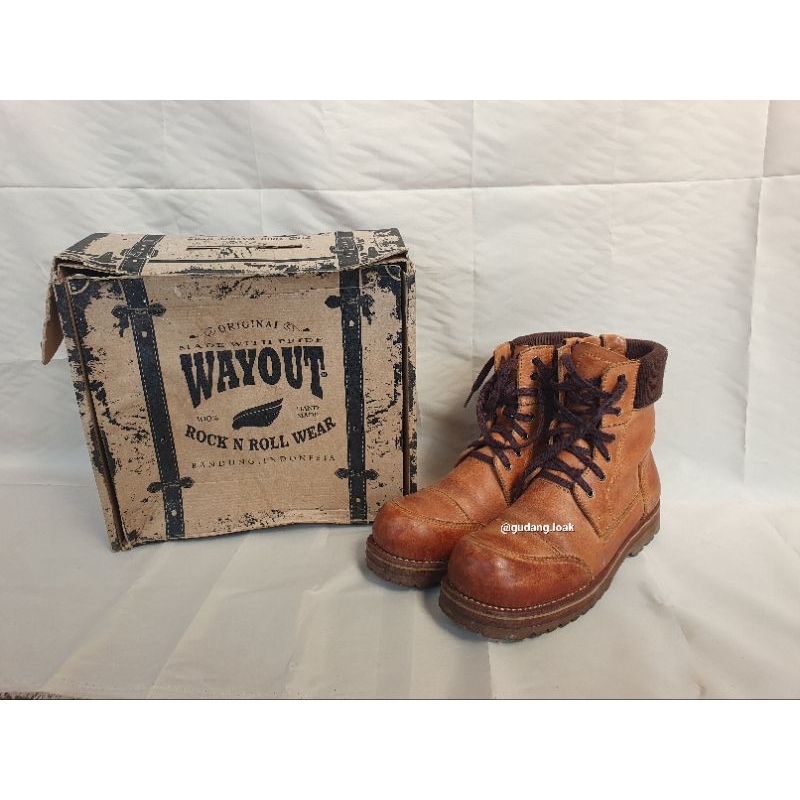 sepatu boots wayout