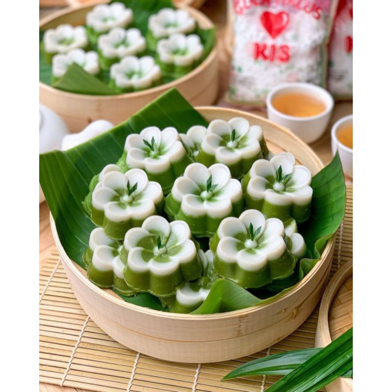 

Kue Talam Pandan / Kue Basah / Kue Jajanan Pasar / Kue Subuh