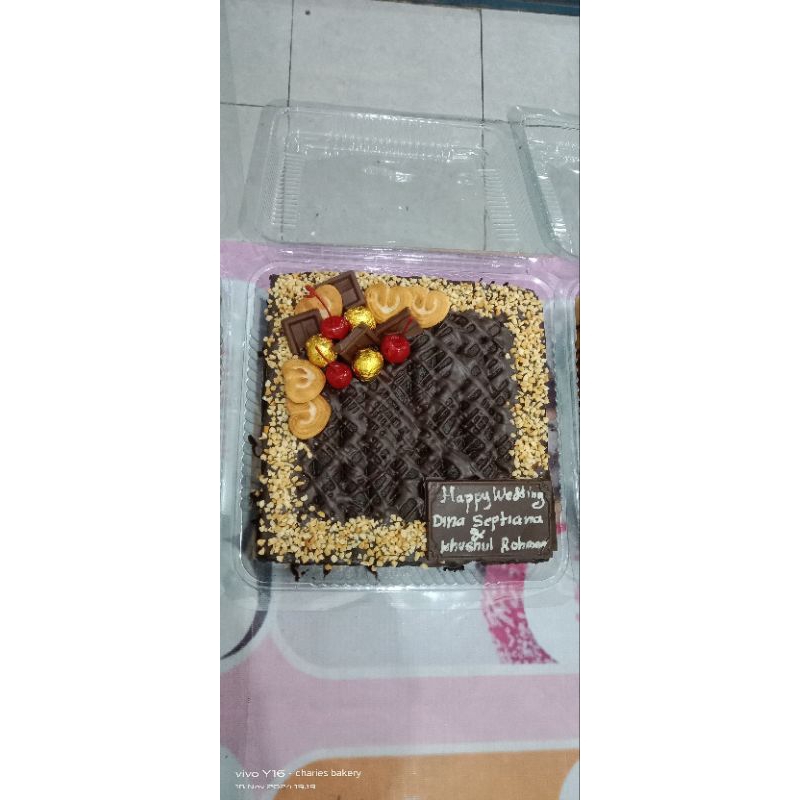 

CHARIES BAKERY bronis panggang lampung | brownies ulTAH