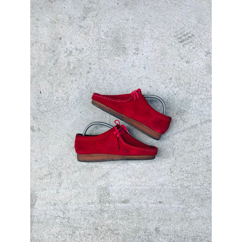 clarks wallabee maroon suede