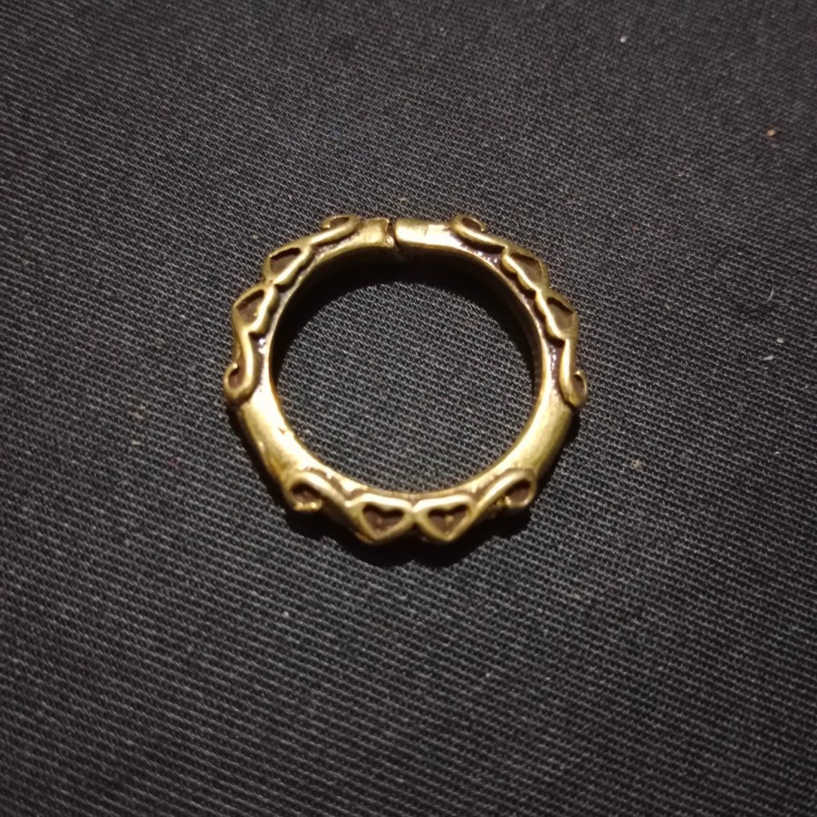 Cincin pria besi batik ukir kuning padat antik unik