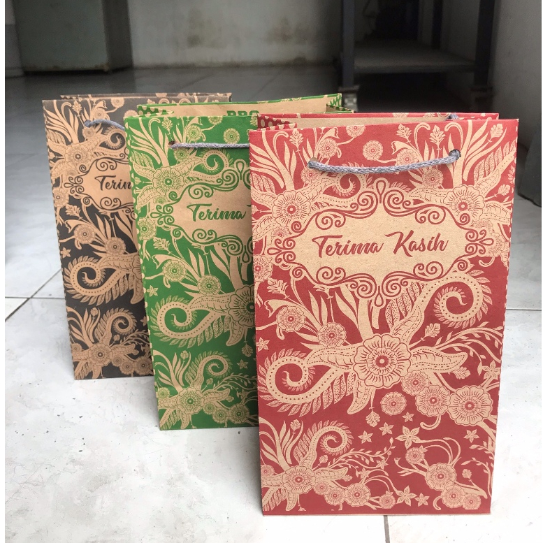 

PAPER BAG TERIMAKASIH MURAH 15 X 8 X 25 TAS KADO / TAS KERTAS/KANTONG KERTAS
