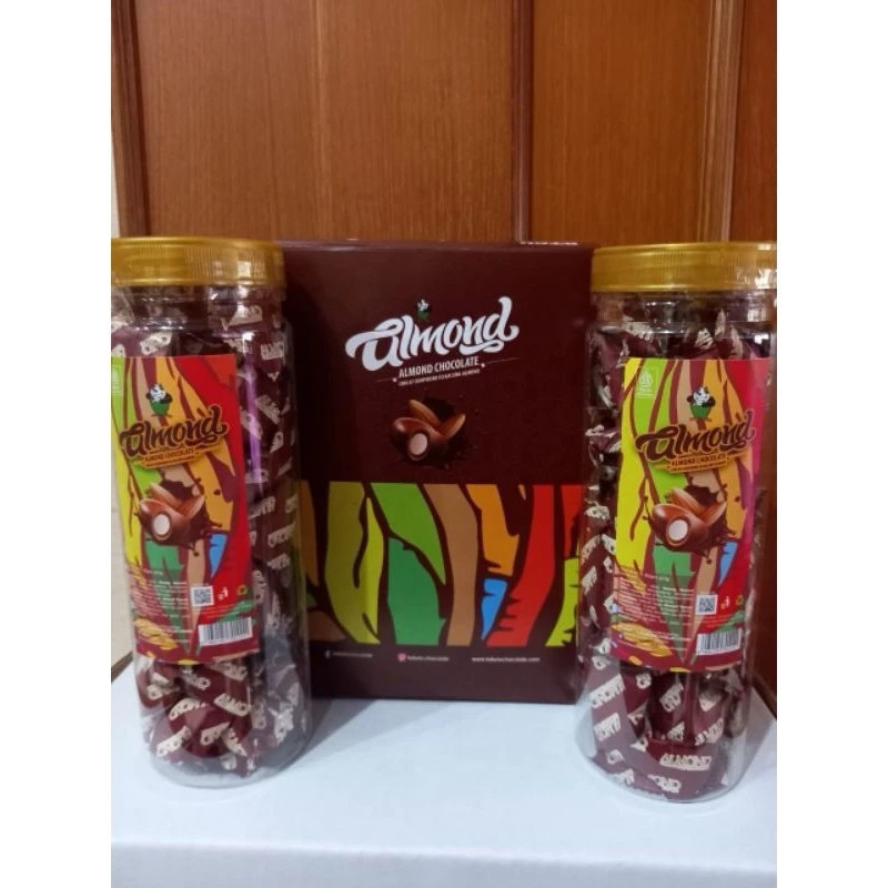 

1 Kotak (2 Toples) Almond Twin Tobelo