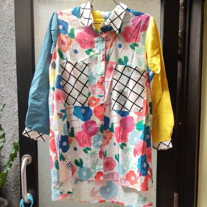 Sera Studios kemeja ivyara patera preloved