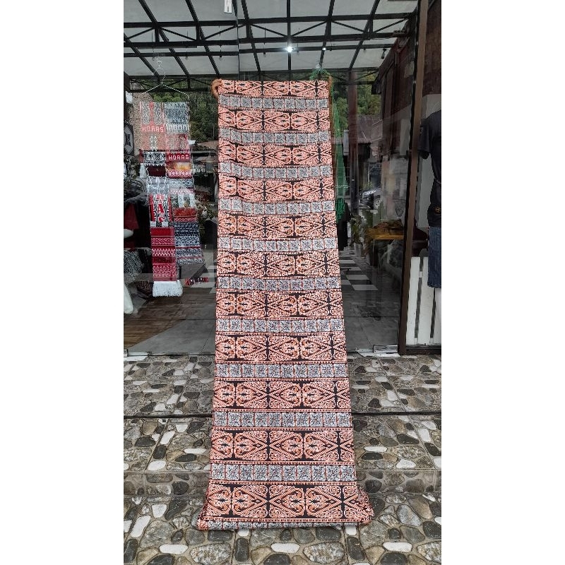 Kain Batik Batak gorga orange dan merah Panjang 100cm x Lebar 114cm