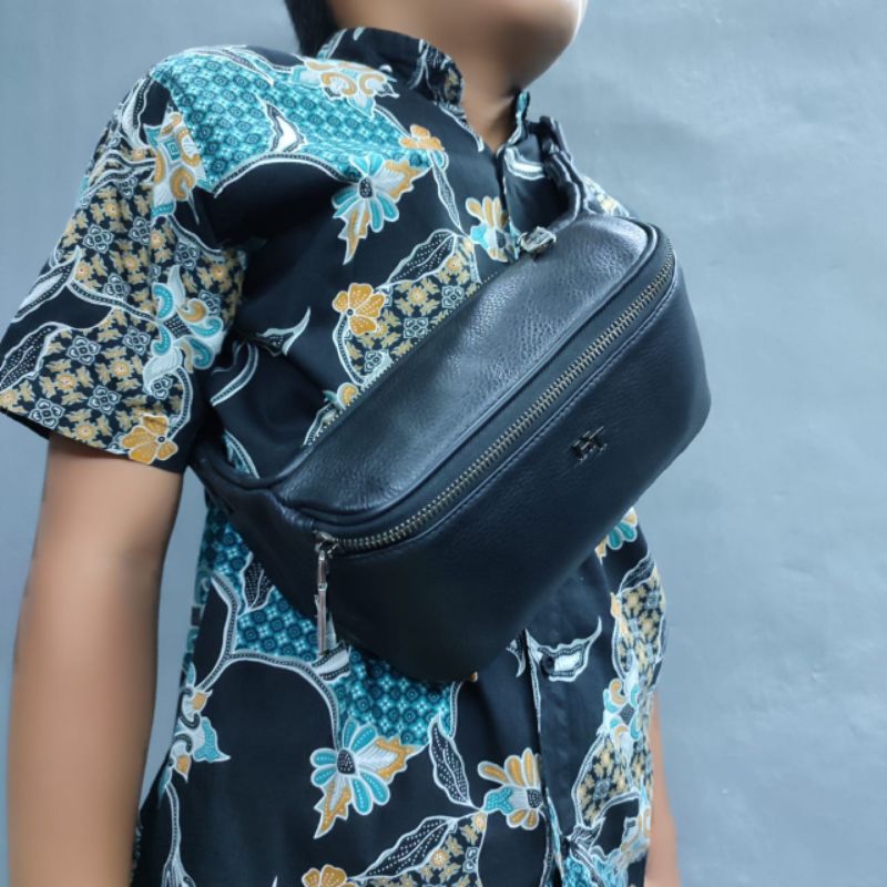 Hugo thorch luciola original Indonesia waistbag bumbag tas pinggang cross body pria kulit asli 2001-