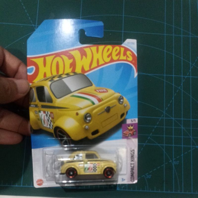 Hot Wheels Fiat 500D modificado