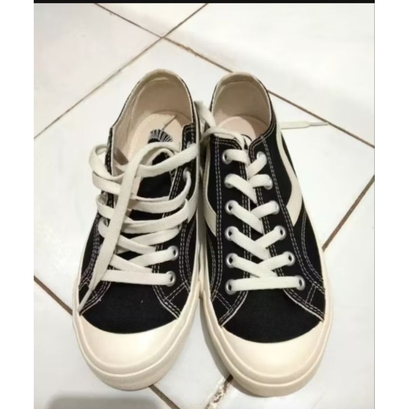 Ventela New Public Low Black Natural Ventela Public Low Black Natural Pria )