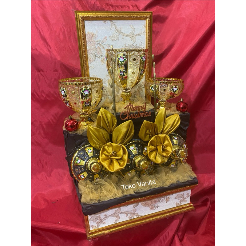 

Hampers Parcel Natal 2024 set toples gold