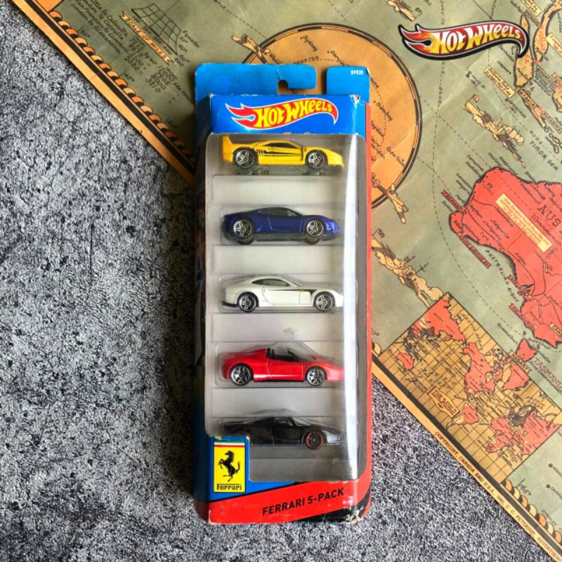 [ BFB28 ] Hot Wheels Giftpack Ferrari Isi 5pc - Mainan Mobil Balap