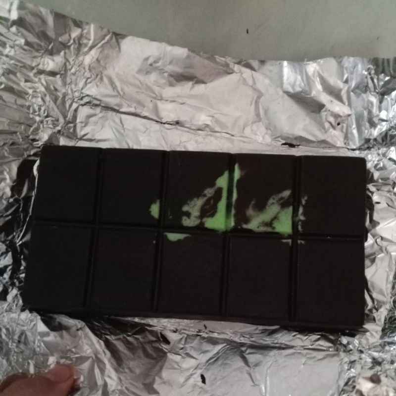 

COKELAT DUBAI ISI PISTACHIO