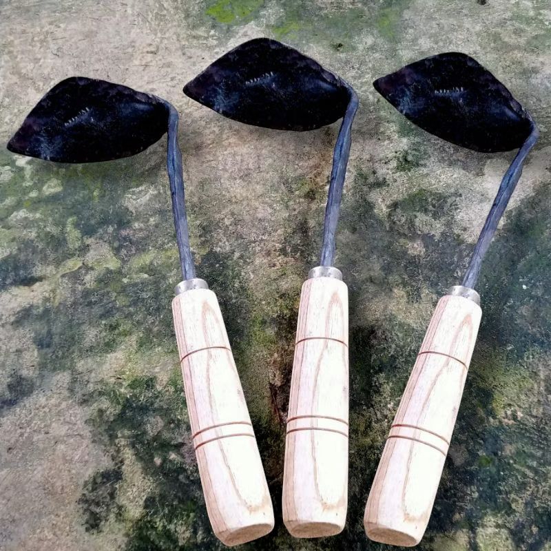 Wangkil Miring / Cangkul Mini / Gathul Baja Besar / Kored Rumput / wangkil baja asli