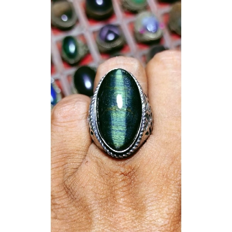 Natural batu hawk eye gerak