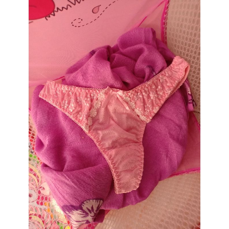 Celana Dalam Aroma Khas Wanita