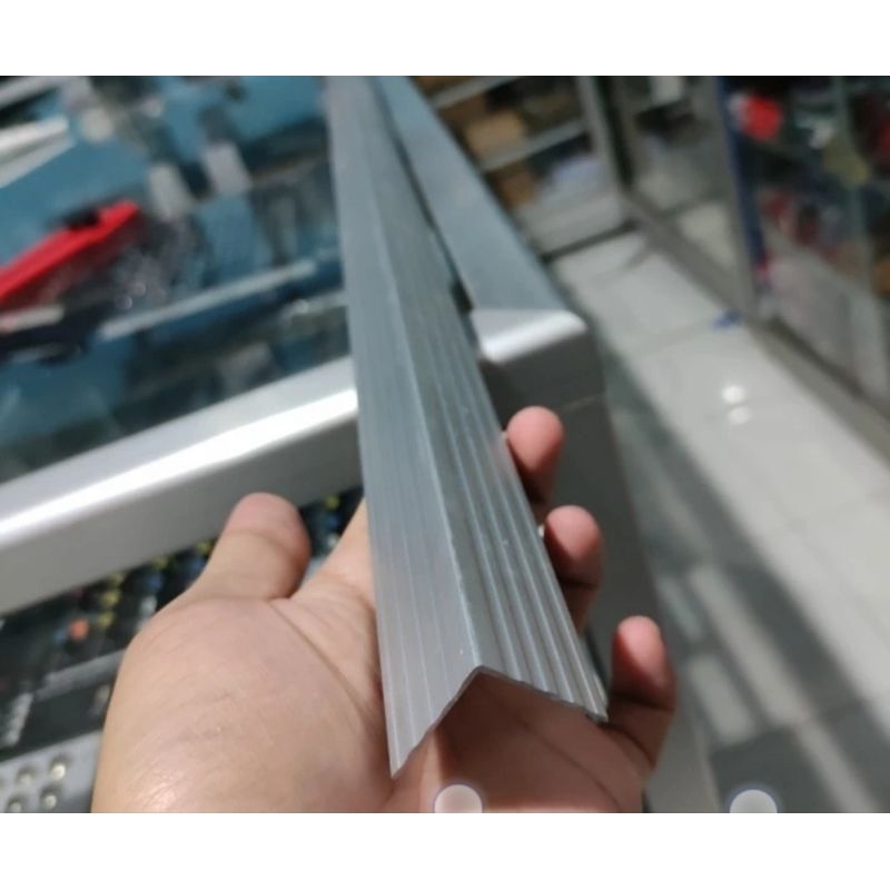 Permeter Lis L Aluminium List L Hardcase 1m Aluminium Flightcase L