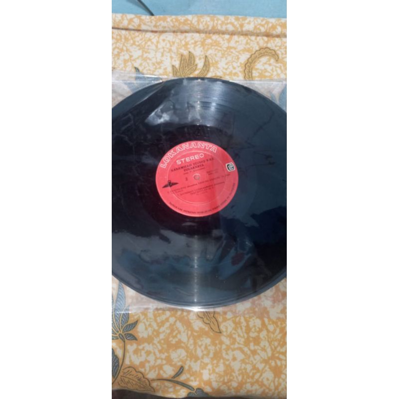 piringan hitam vinyl lokananta