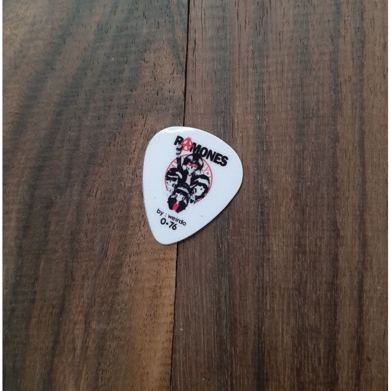 pick gitar band RAMONES 0.76 mm