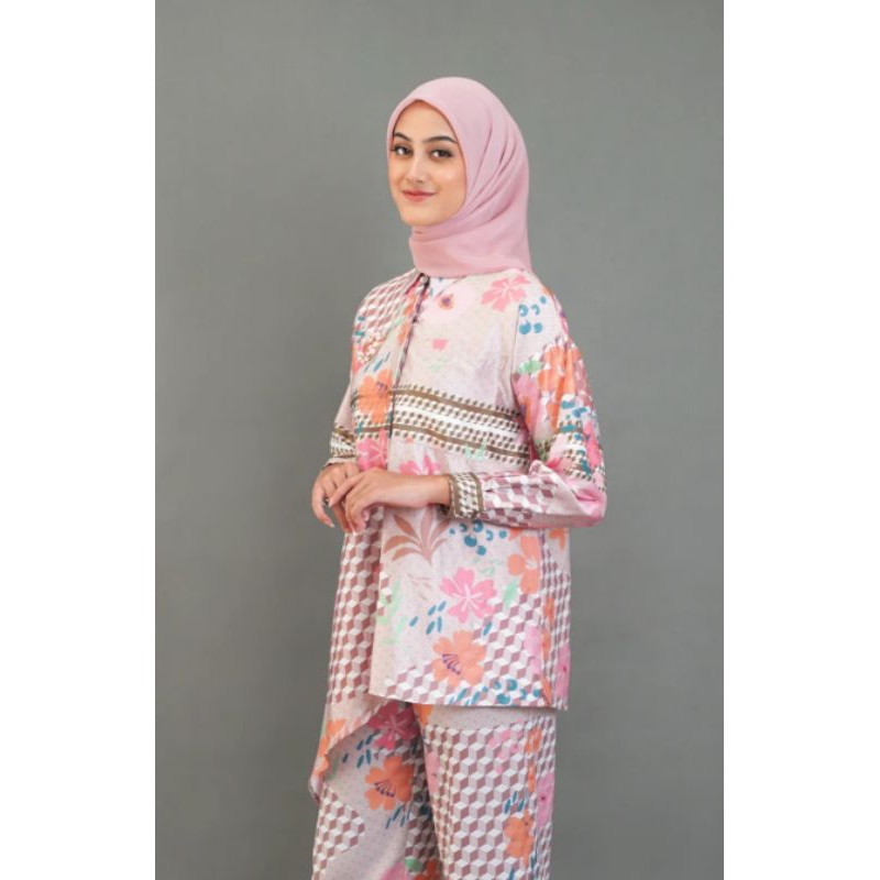 Fiori Asymmetric Shirt pink uk M Nada Puspita