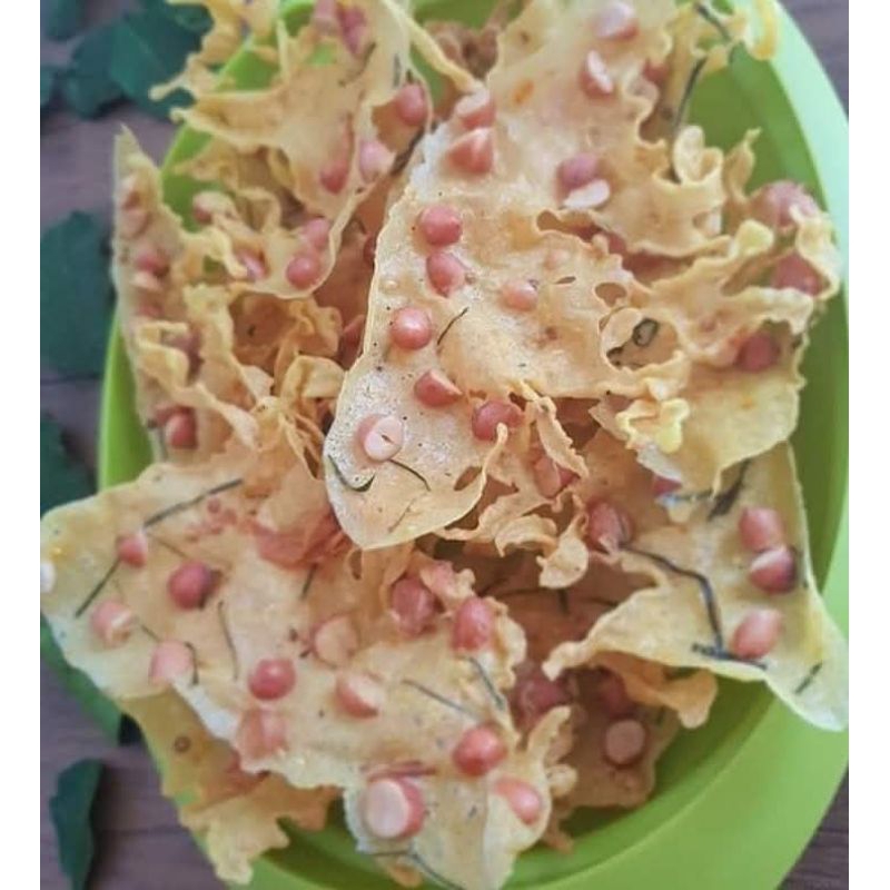 

Peyek/rempeyek kacang daun jeruk