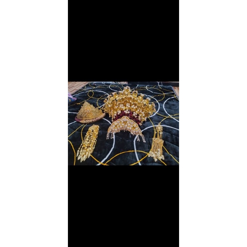 satu set beringin adat palembang