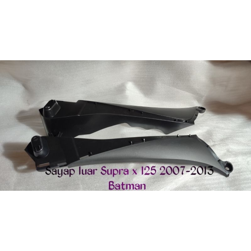 Cover Sayap luar kecil supra x 125 Batman Lis dek supra x 125 Batman Cover sayap luar supra x 125 ba