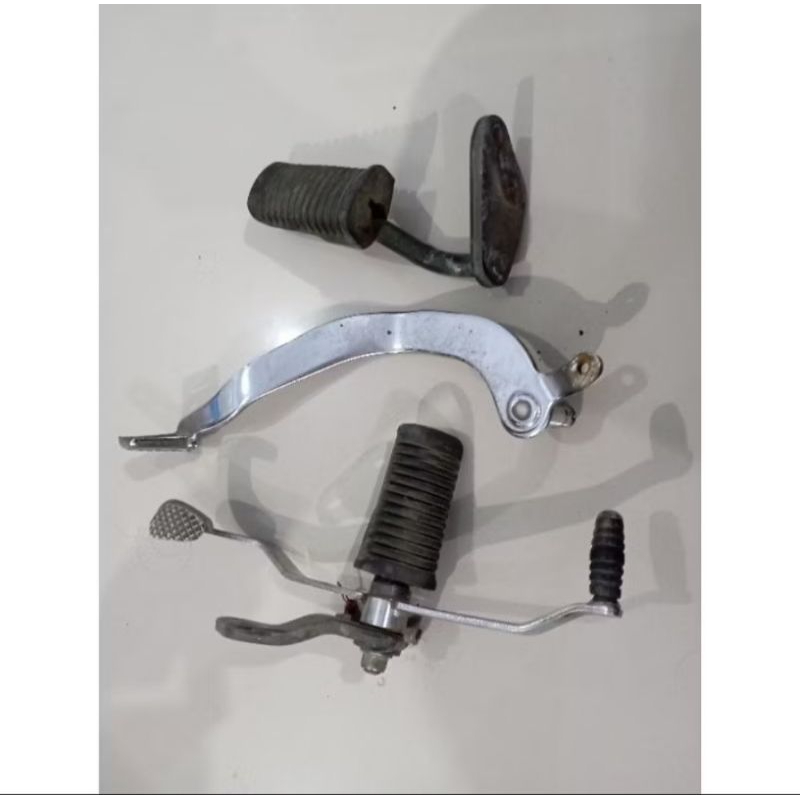 footstep/step/foot step depan Suzuki Satria Fu original