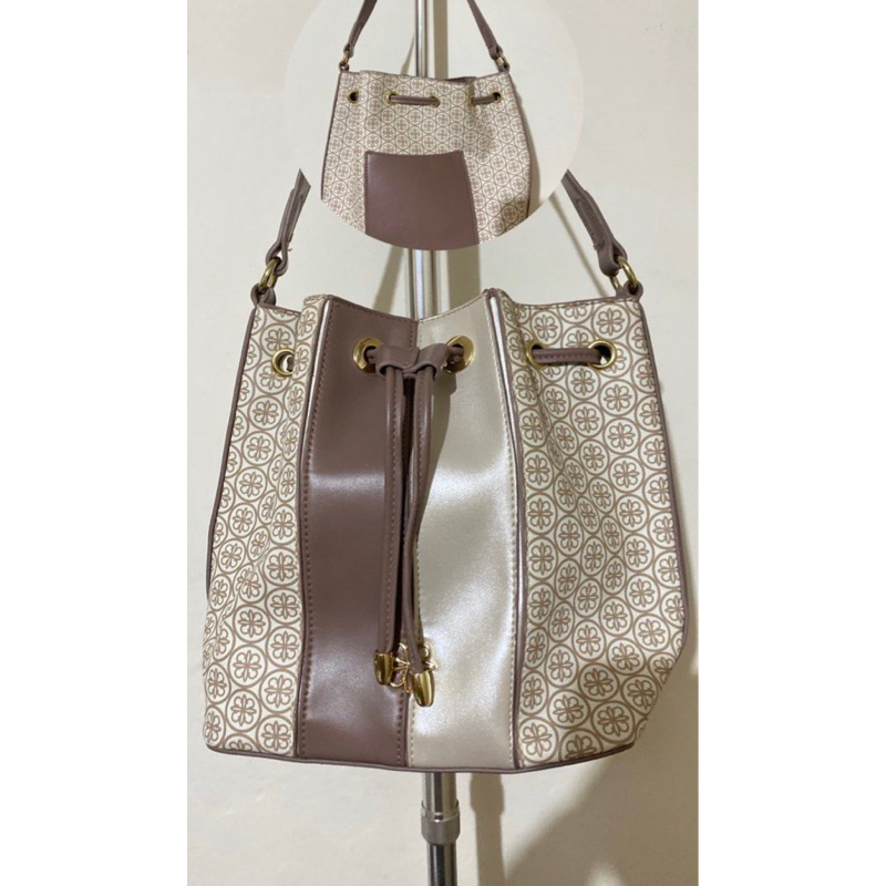 Preloved tas les catino