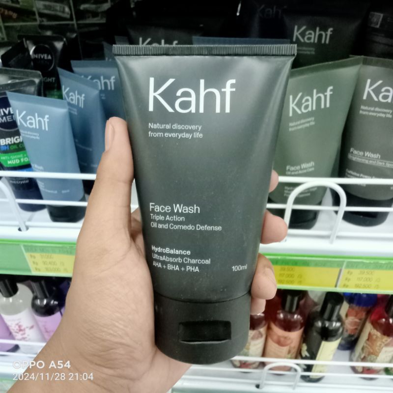 Kahf Hitam atau Kahf Triple Action Oil and Comedo